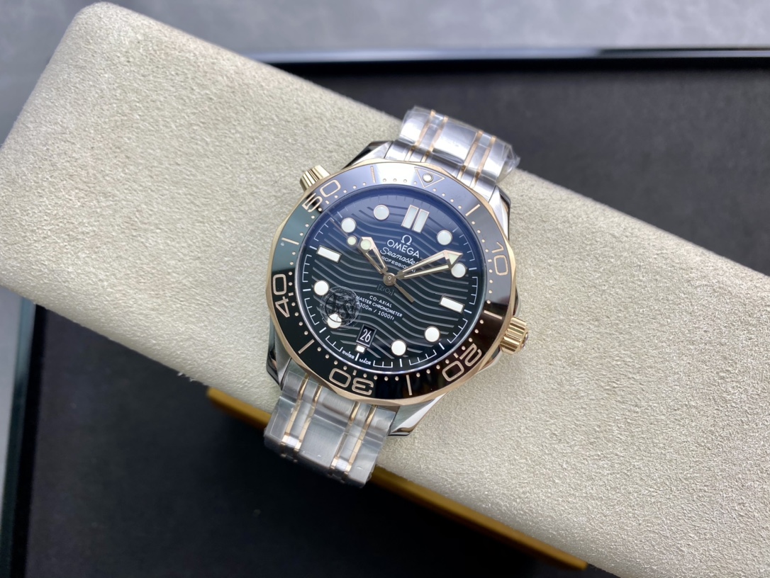  OMEGA Seamaster Diver 300M 42mm Black Dial 