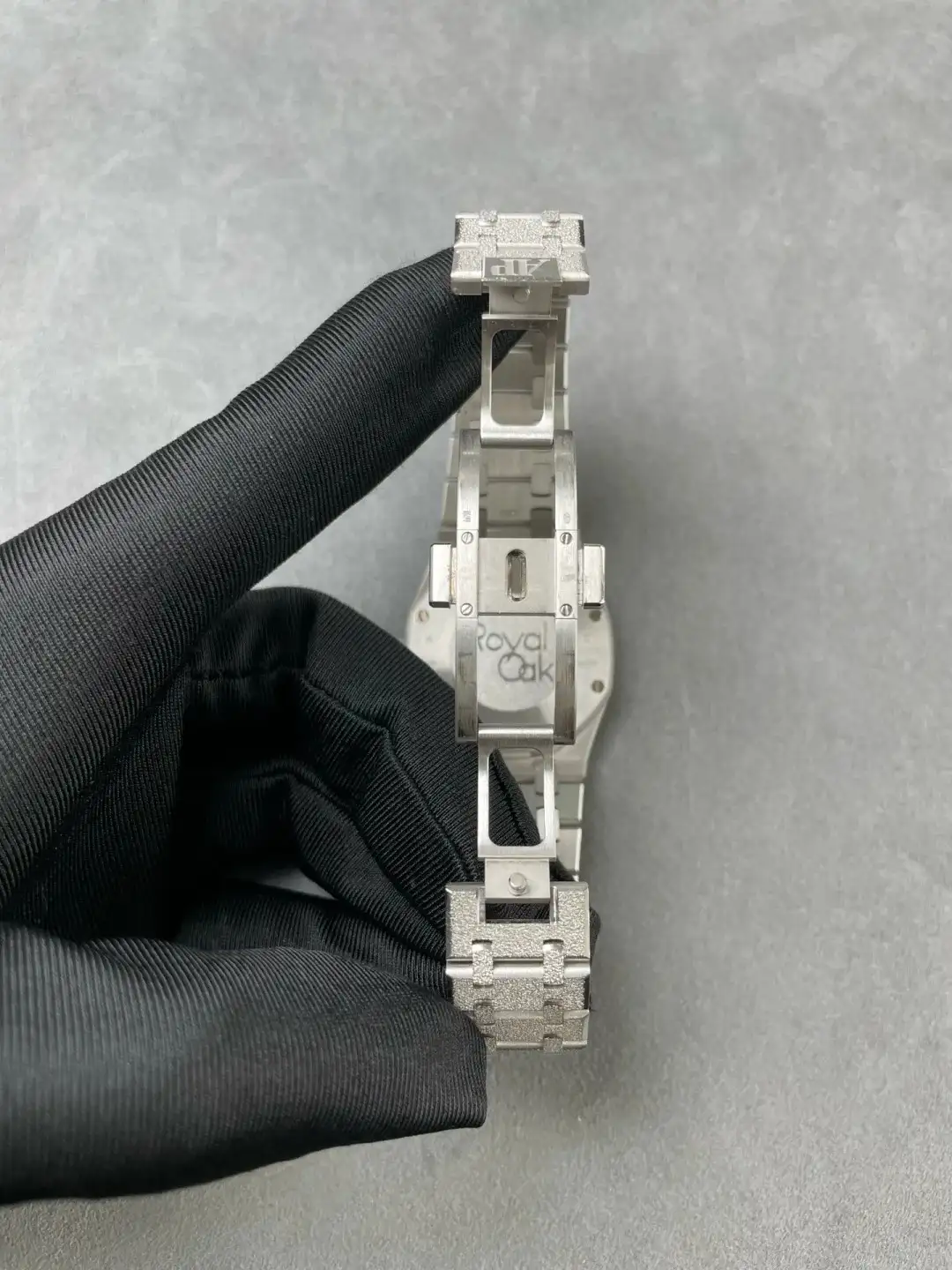 Audemars Piguet Royal Oak Frosted Gold Quartz Black 67653BC.GG.1263BC.02 - view 5