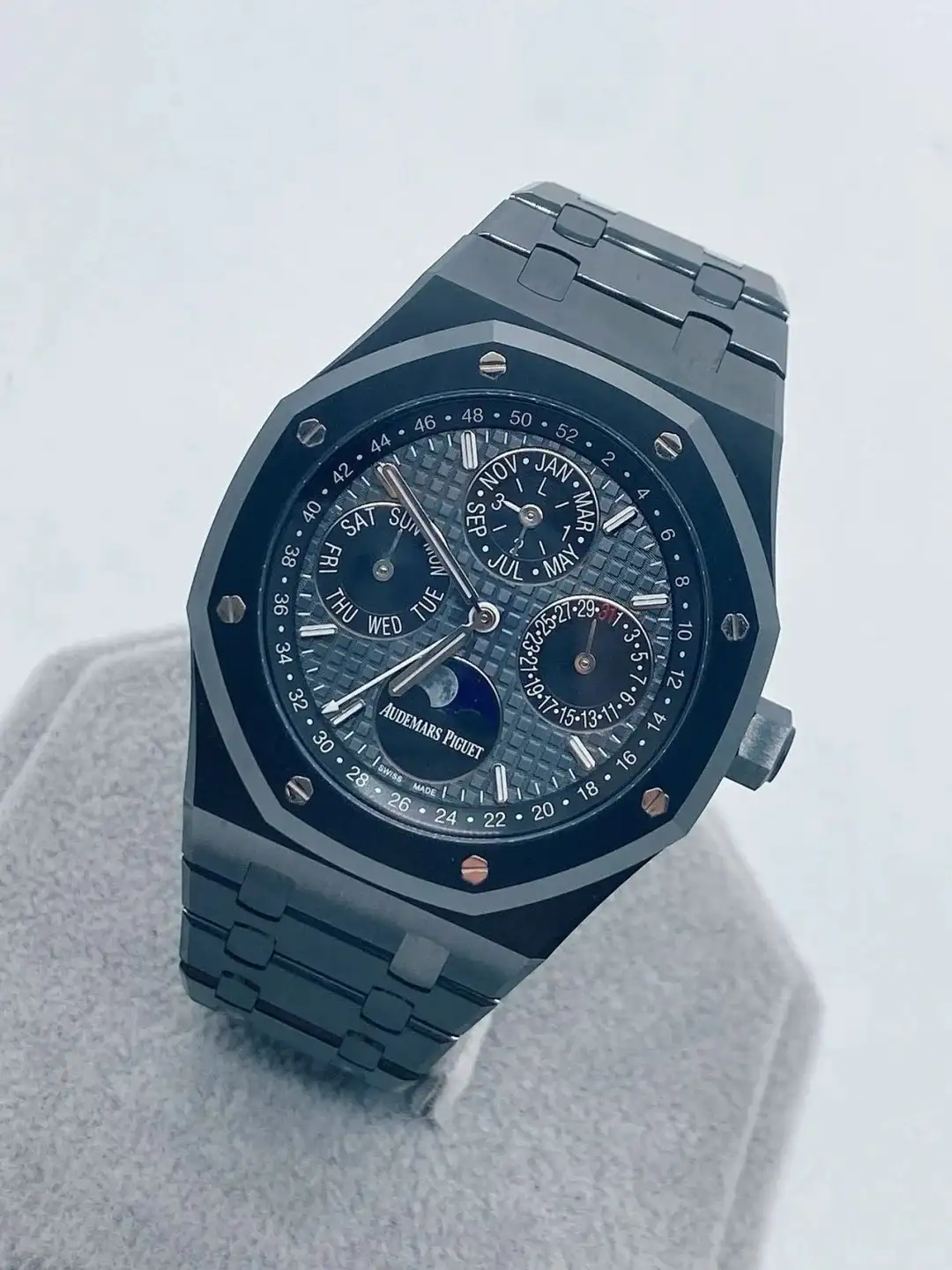 Audemars Piguet Royal Oak Perpetual Calendar Gray 26579CE.OO.1225CE.01 - view 5